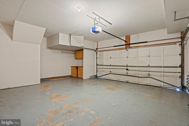 Building Photo - 2658 Logan Wood Dr