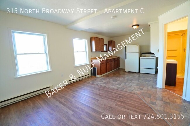 Primary Photo - 315 N Broadway St