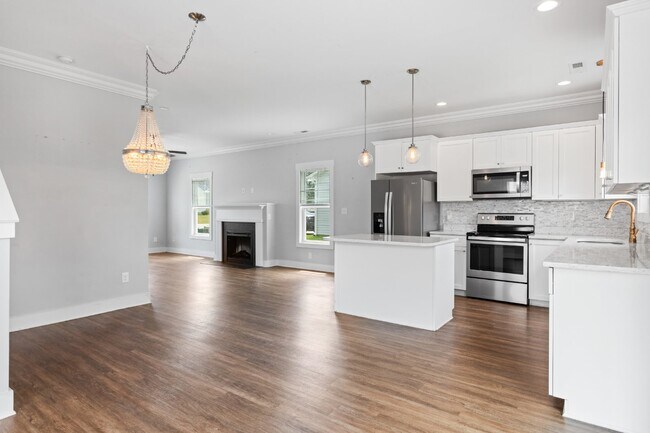 Building Photo - 318 Holbrook Ln