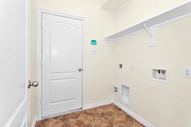 Building Photo - 2 Lulach Cir