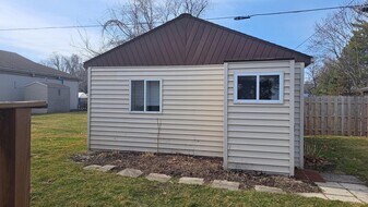 Building Photo - 2315 Martins Point Rd