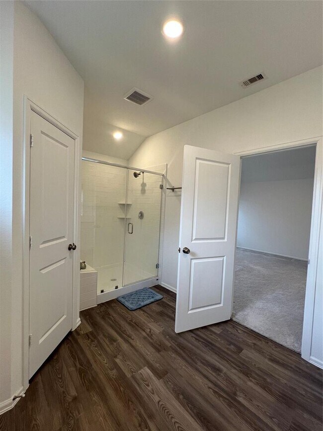 Building Photo - 5131 Winslow Grv Dr