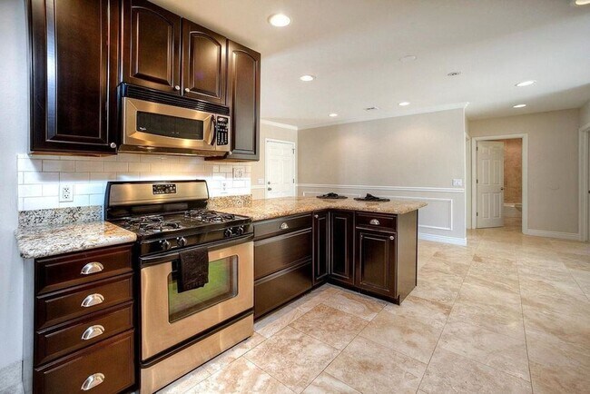 Building Photo - Spectacular North/Central 4Bed/2Ba Home!!