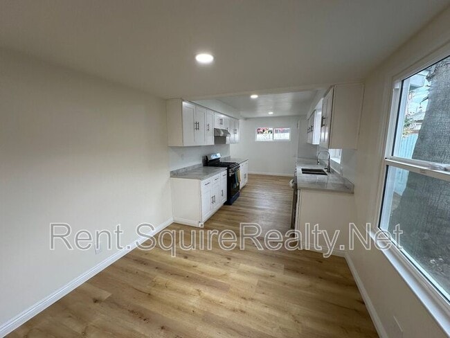 Building Photo - 747 E Benbow St