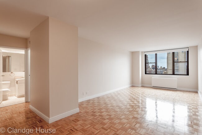 Interior Photo - Claridge House