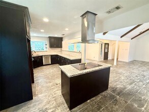 Building Photo - 727 Angelina Dr