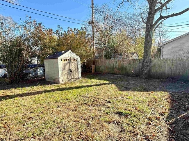 Building Photo - 1309 Matthews Ave