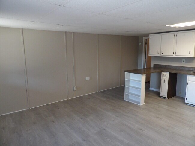 Building Photo - 65 Ashwood Ct