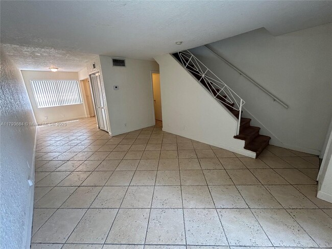 Building Photo - 4815 NW 9th Dr
