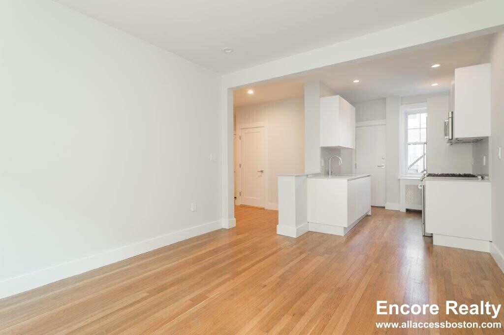 Building Photo - 19 A Forest St