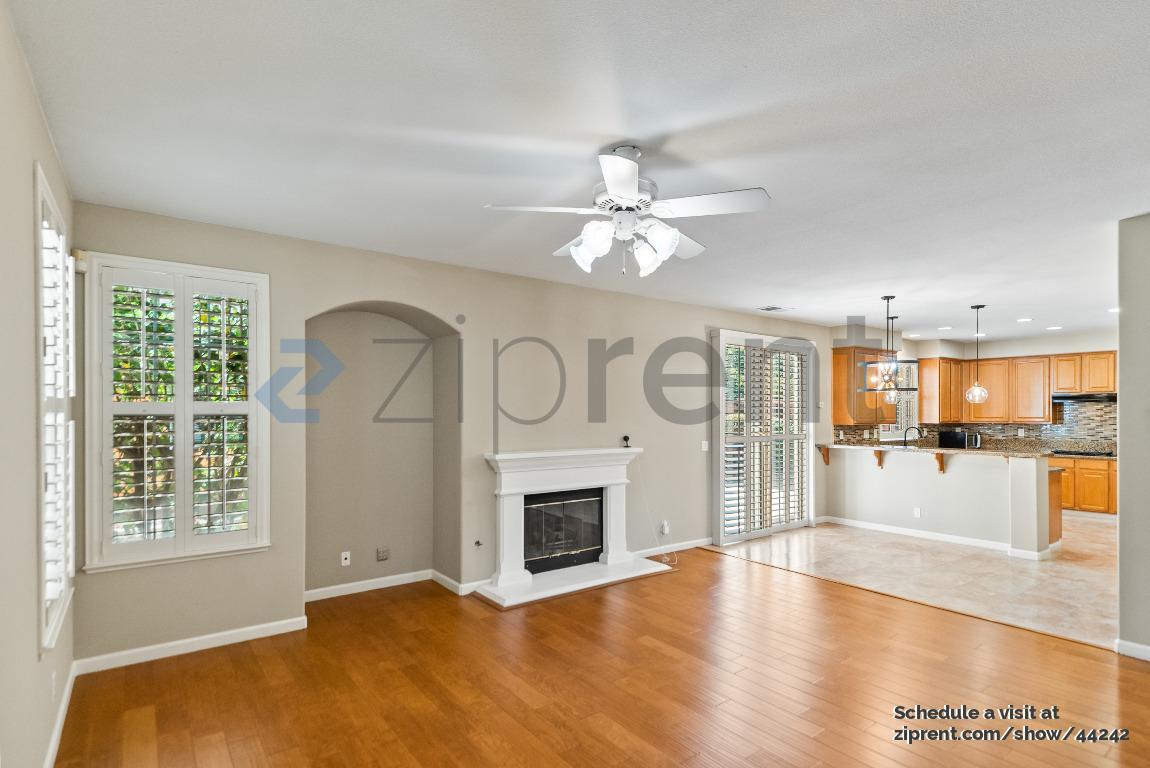 Building Photo - 856 Dederick Ct