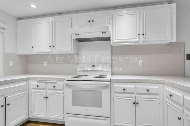 Building Photo - 2229 Camino Preciosa Sur
