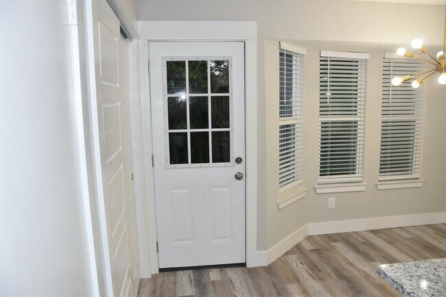 Building Photo - 1814 Rawhide Loop