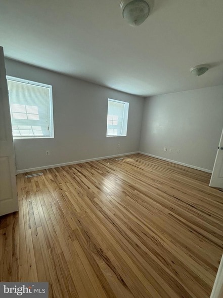 Building Photo - 28 Oak Shadows Ct