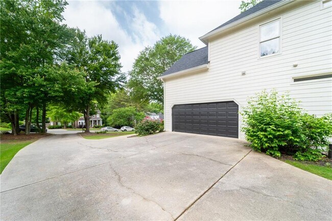 Building Photo - 313 Oak Hill Ln