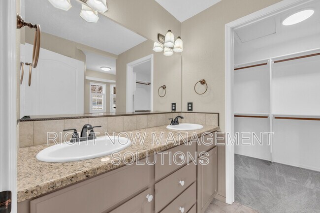 Building Photo - 8054 Ustick Rd