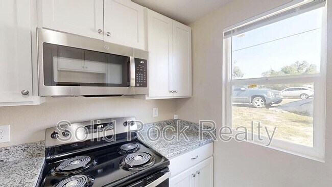 Building Photo - 2405 E St Vrain St