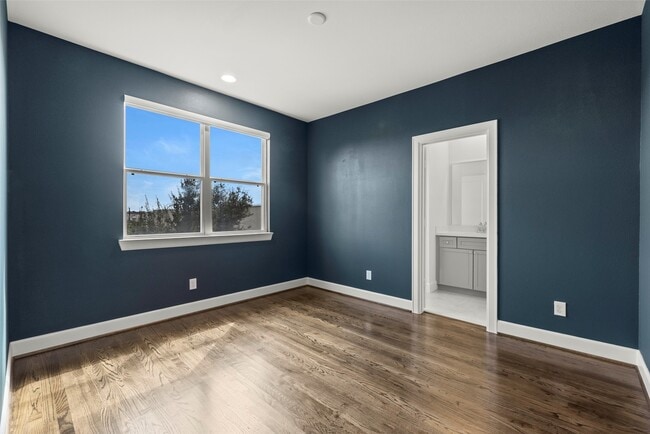 Building Photo - 6315 Timbergrove Gardens Ln