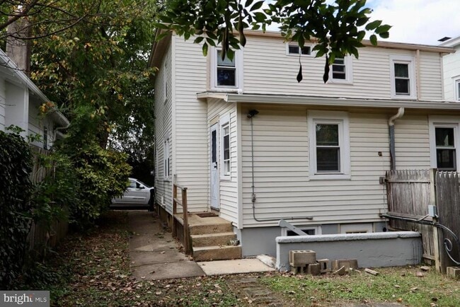 Building Photo - 37 Moran Ave