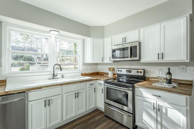 Building Photo - 3474 Lockwood Cir