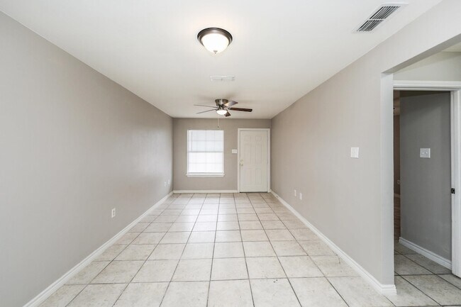 Building Photo - 2220 Santa Cleotilde Ave