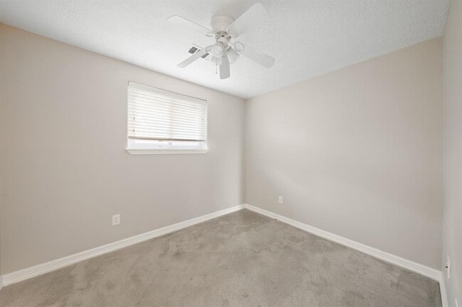 Building Photo - 506 Brendon Park Ln