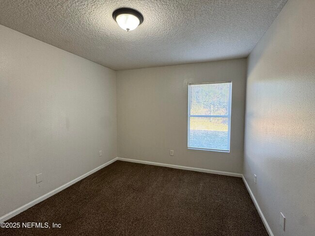 Building Photo - 11273 Silver Key Dr