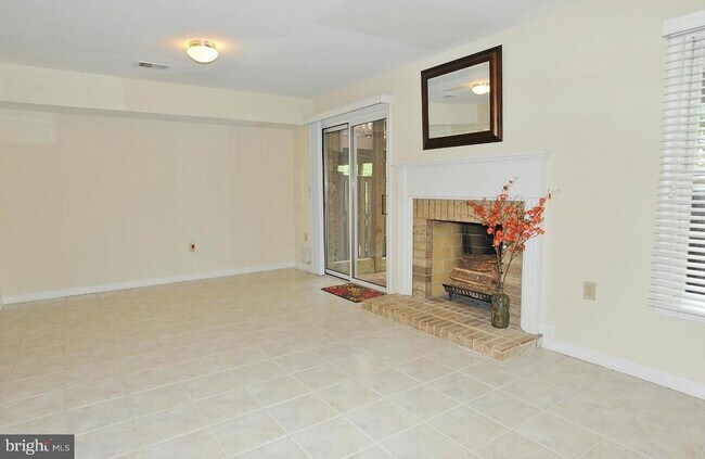 Building Photo - 7411 Salford Ct