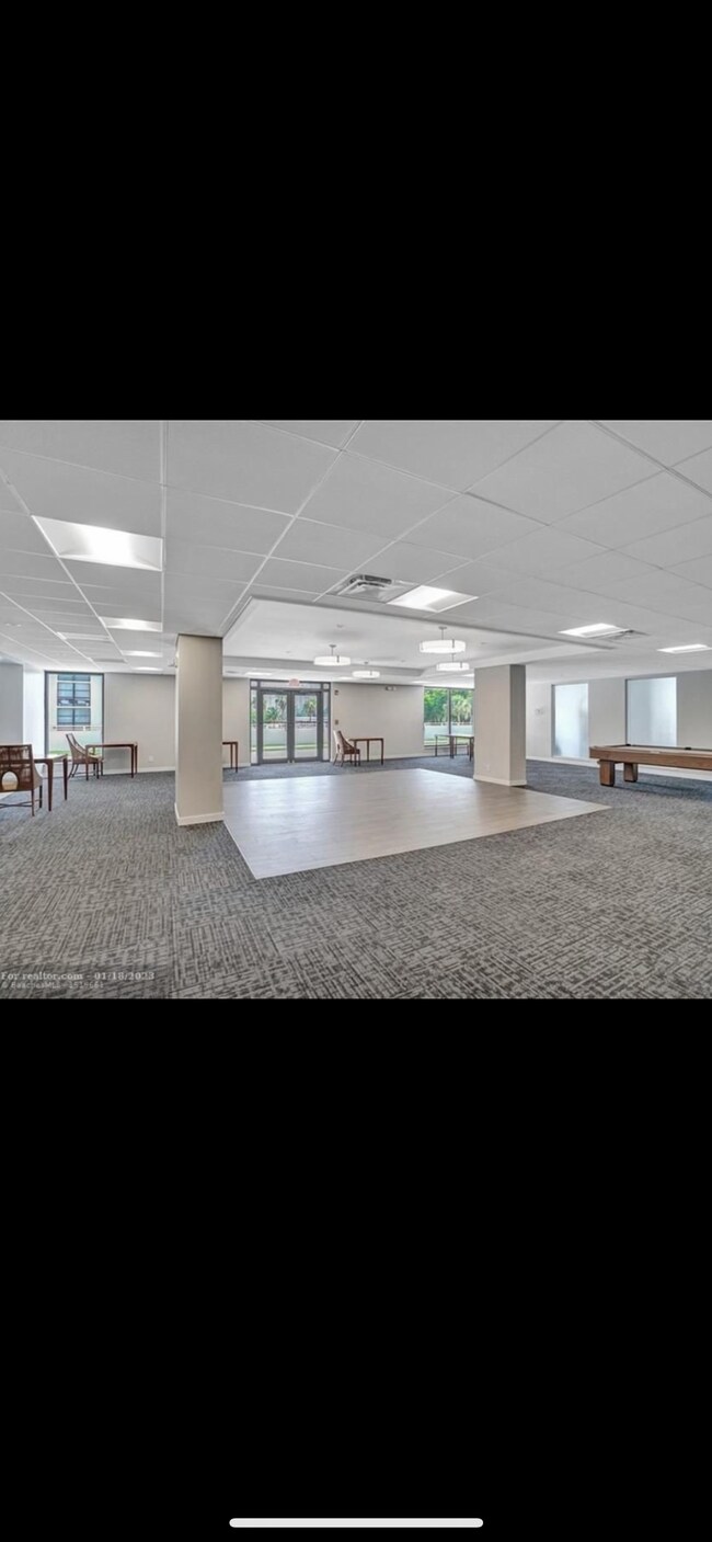 Building Photo - 3015 N Ocean Blvd