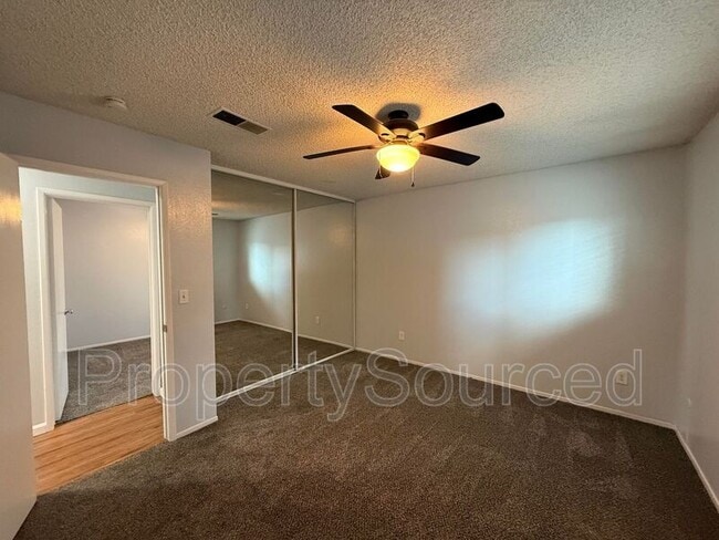 Building Photo - 1708 Applegate Dr