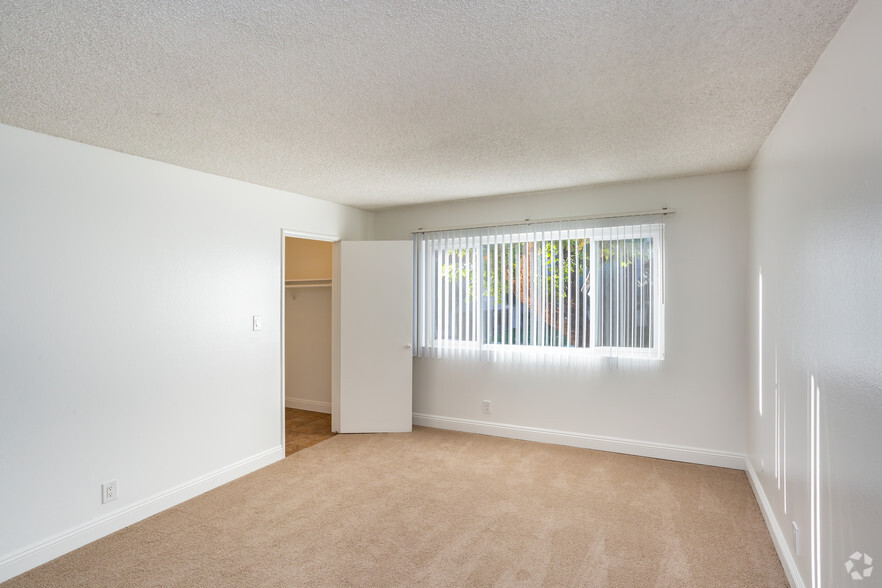 1BR, 1BA - 750 SF - #242 - Del Mar Apartments