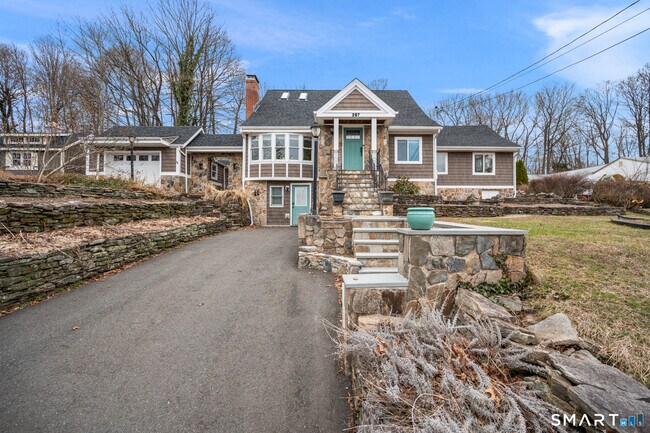 Building Photo - 297 South Rd