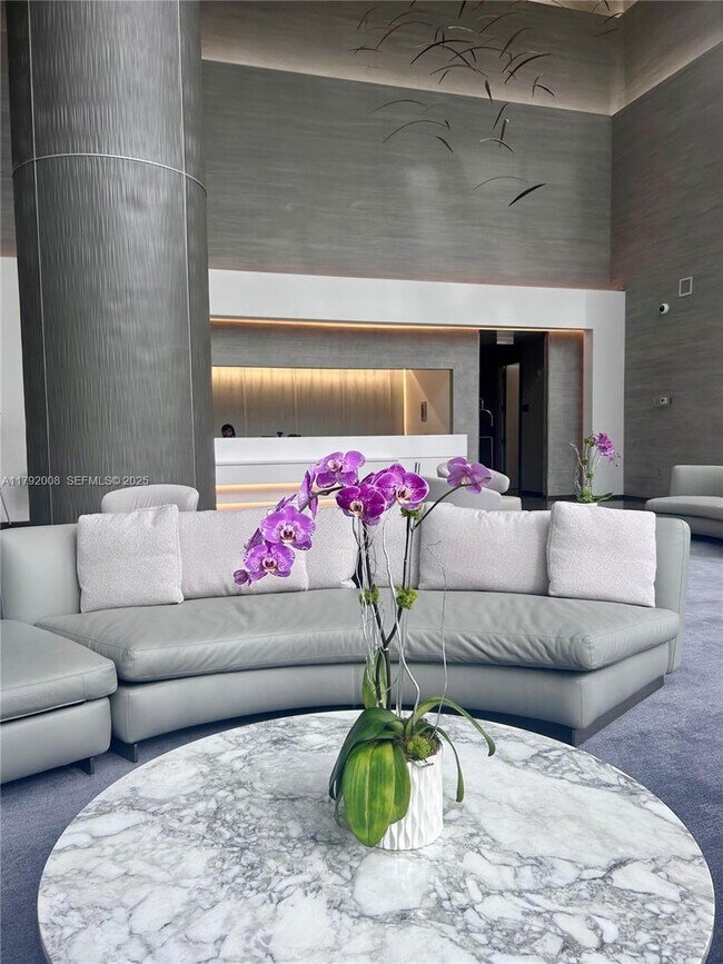 Building Photo - 1830 S Ocean Dr