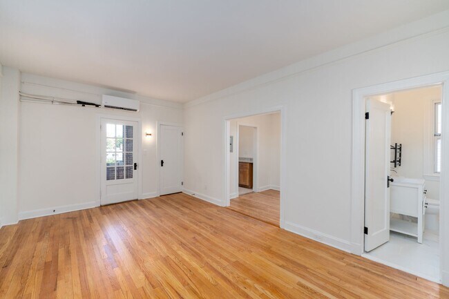 Building Photo - Newly Remodeled 1-Bedroom with Office Space, 1-Bathroom Near Johns Hopkins University