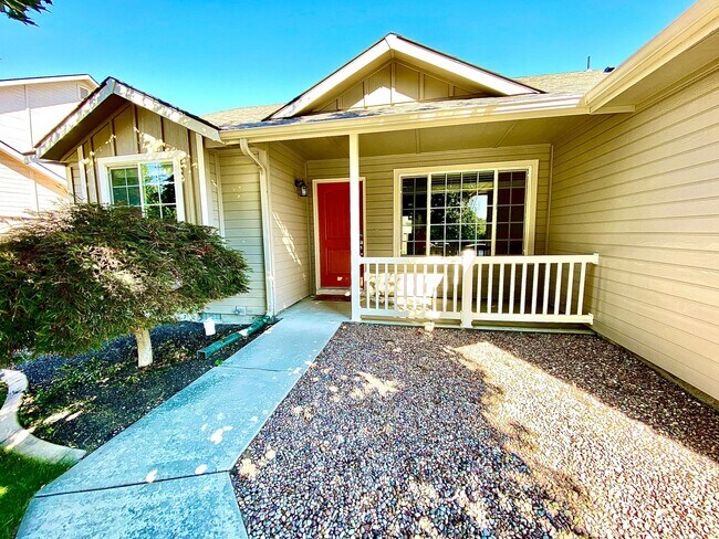 Building Photo - 4 bedroom PLUS office or 5th bedroom in NW Meridian Avail Mid August