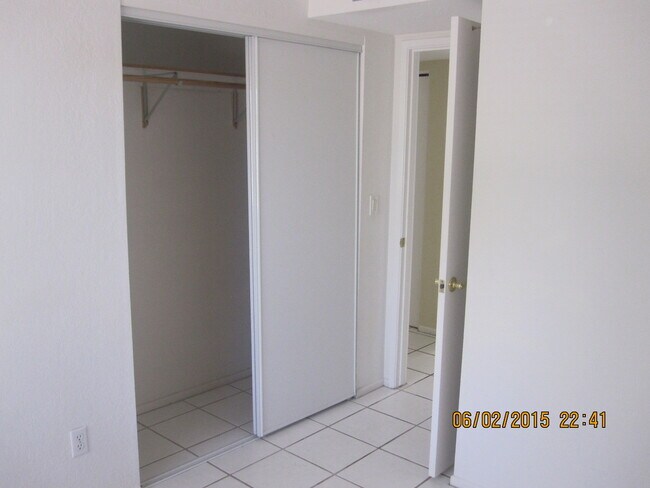 Building Photo - 3394 N Glen Creek Dr