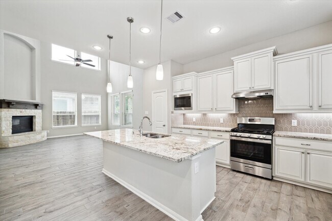 Building Photo - 1535 Giles Dr