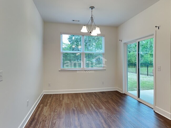 Building Photo - 3110 Esquire Dr