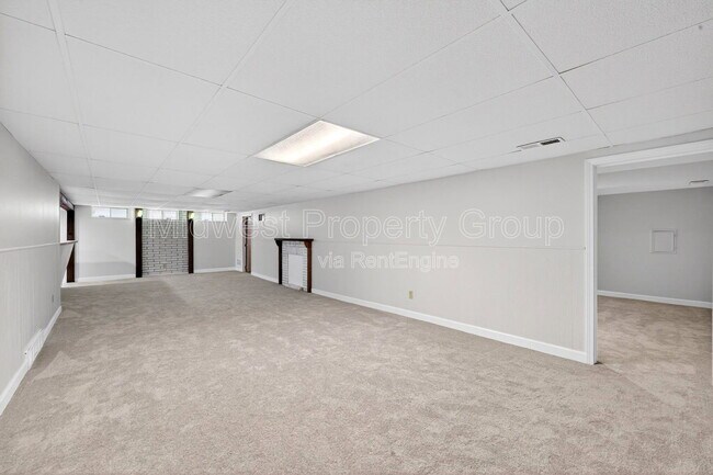Building Photo - 2765 Chelsea Dr