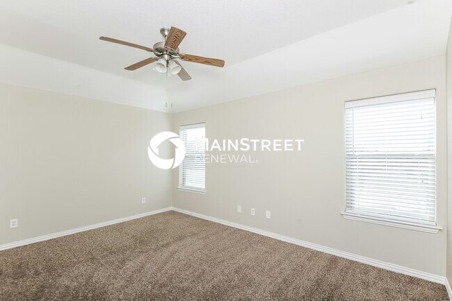 Building Photo - 3 Bedroom Pet-Friendly Home in Fort Worth, TX with Main Street Renewal