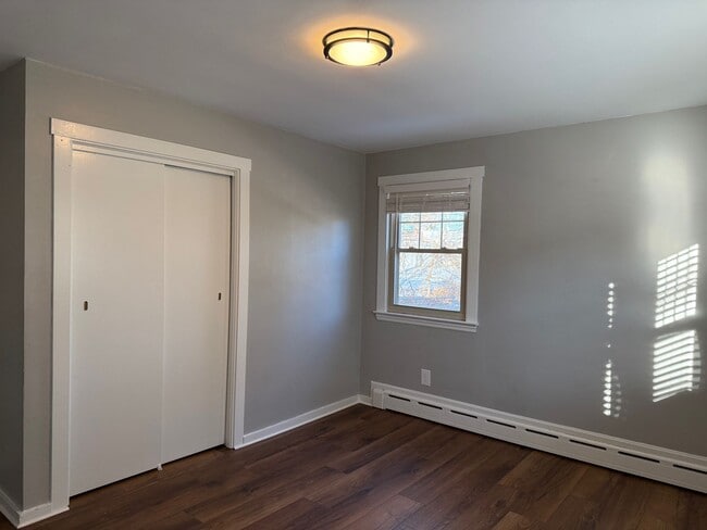 Building Photo - 5 Down E Ln