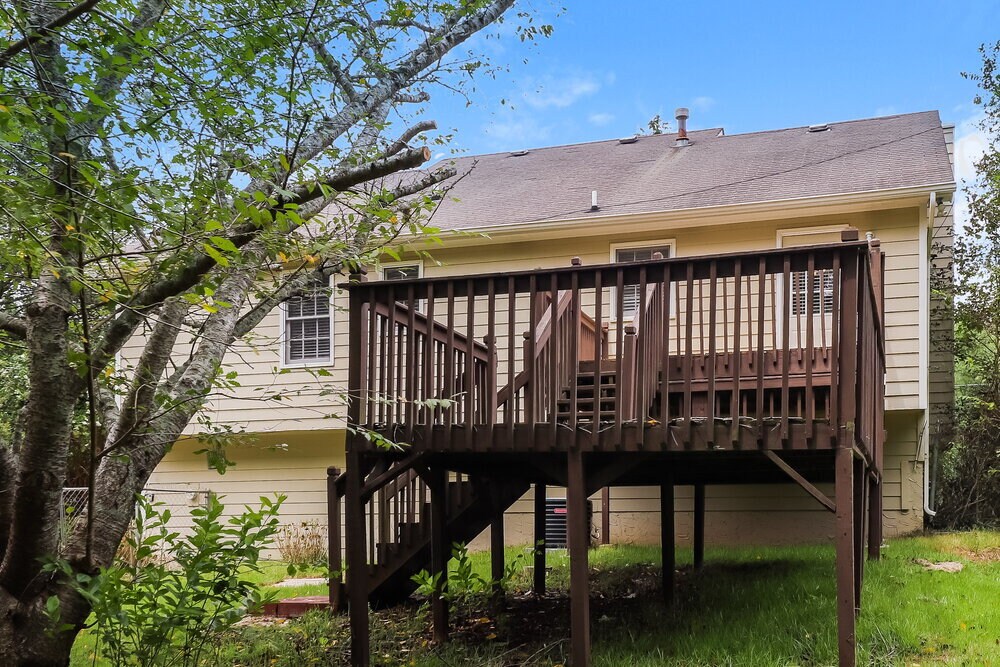 Building Photo - 28 Doe Ln