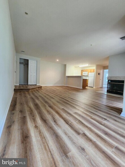 Building Photo - 10 Greystone Ct