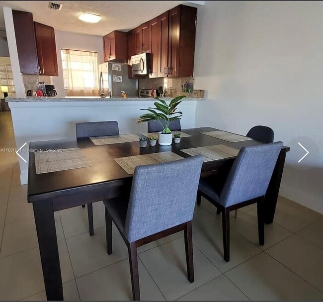 Building Photo - 2421 SW 58th Manor