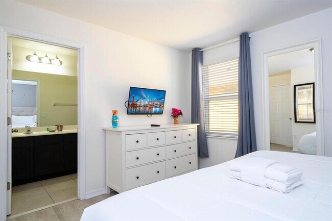 Building Photo - 2625 Santosh Cove