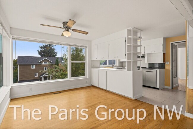 Building Photo - Delightful Magnolia 4br Remodel * Walkable Salmon Bay Location, Central Yet Quiet