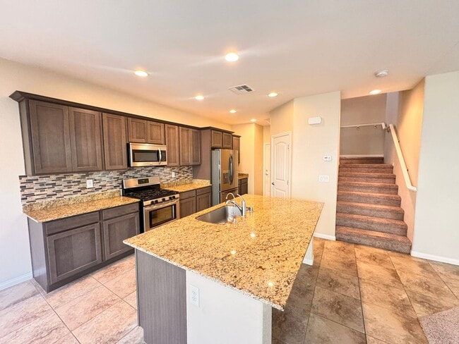 Building Photo - Beautifu 2 Story 4 bedrooms 2.5 baths located in Mountain Edge Southwest