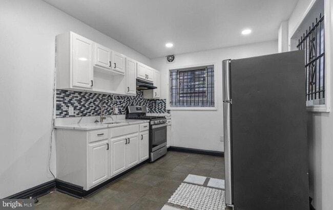 Building Photo - 3342 N Palethorp St