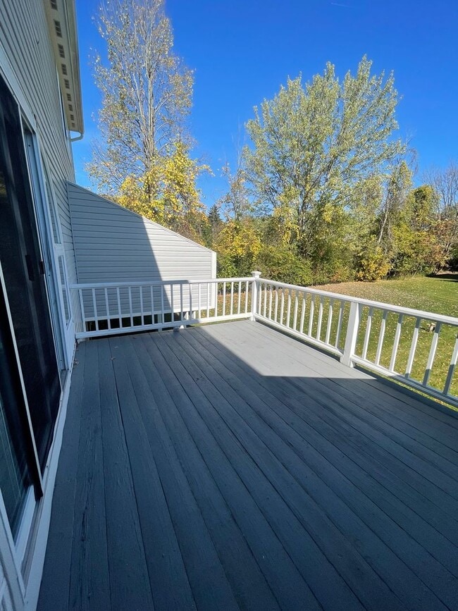 Building Photo - Baldwinsville Townhome - 2 Bedrooms 1.5 ba...