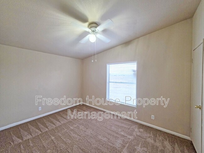 Building Photo - 4400 Vicki Ann Rd